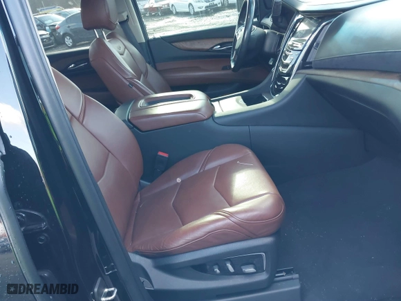 2019 Cadillac Escalade Luxury with VIN 1GYS4BKJ5KR354572, listed as a IAAI auction lot 41071039 with 98,256 mi miles. Bid and sale history available at carsss.com. Image 5.