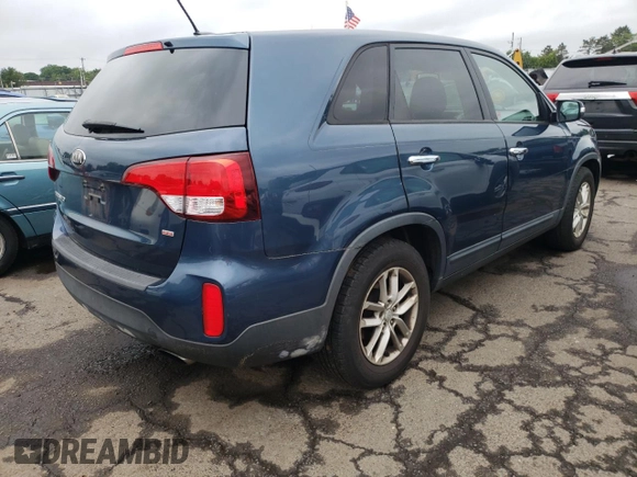 2014 Kia Sorento LX z VIN 5XYKT3A61EG477686, wystawiony jako Copart lot #61287665 z przebiegiem 102 851 mil mil oraz Czysty tytuł • Clean title. Historia ofert i sprzedaży dostępna na DreamBid. Obrazek 3.