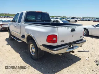 1999 Ford F-150 XL z VIN 1FTRX08L5XKA73493, wystawiony jako IAAI lot #42467358 z przebiegiem Nie podano mil oraz . Historia ofert i sprzedaży dostępna na DreamBid. Obrazek 3.