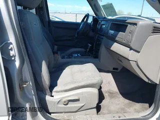 2006 Jeep Commander with VIN 1J8HG48K66C366508, listed as a IAAI auction lot 42154288 with 204,361 mi miles and . Bid and sale history available at DreamBid. Image 5.