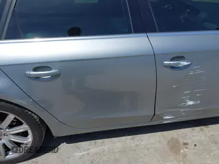 2010 Audi A4 Premium Plus z VIN WAUEFAFL0AN006765, wystawiony jako IAAI lot #42273129 z przebiegiem 136 960 mil mil oraz . Historia ofert i sprzedaży dostępna na DreamBid. Obrazek 6.