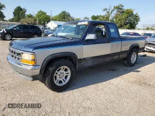 1993 Dodge Dakota with VIN 1B7FL23X3PS167652, listed as a Copart auction lot 69067224 with 92,113 mi miles and Salvage Title. Bid and sale history available at DreamBid. Image 1.