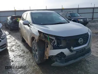 2021 Nissan Rogue SV z VIN 5N1AT3BB4MC719845, wystawiony jako IAAI lot #41568880 z przebiegiem 125 269 mil mil oraz . Historia ofert i sprzedaży dostępna na DreamBid. Obrazek 1.