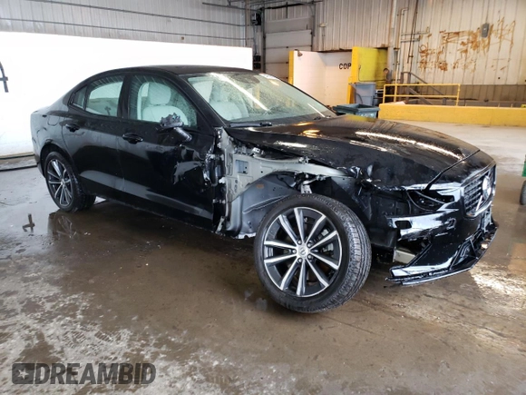 2022 Volvo S60 Momentum with VIN 7JRL12FZ0NG158222, listed as a Copart auction lot 54652813 with 13,073 mi miles and Salvage Title. Bid and sale history available at carsss.com. Image 4.