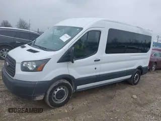 2016 Ford Transit Passenger XL z VIN 1FBZX2CM5GKA82811, wystawiony jako IAAI lot #41733437 z przebiegiem 31 959 mil mil oraz . Historia ofert i sprzedaży dostępna na DreamBid. Obrazek 14.