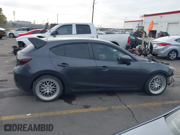 2014 Mazda 3 i Sport with VIN JM1BM1K72E1186770, listed as a IAAI auction lot 40926275 with 146,490 mi miles and . Bid and sale history available at carsss.com. Image 13.