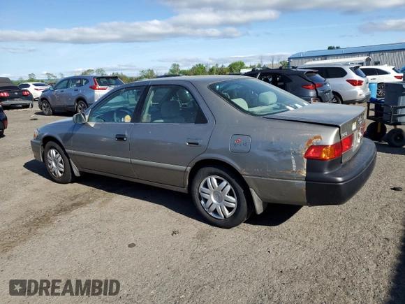 2000 Toyota Camry CE z VIN 4T1BG22K0YU692937, wystawiony jako Copart lot #57456985 z przebiegiem 116 617 mil mil oraz Szkoda całkowita • Salvage title. Historia ofert i sprzedaży dostępna na DreamBid. Obrazek 2.