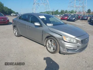2015 Volvo S60 T5 Premier с VIN YV1612TK7F1351761, выставлен на аукционе IAAI как лот 42582359 с пробегом 138 659 миль миль и . История ставок и продаж доступна на DreamBid. Изображение 1.