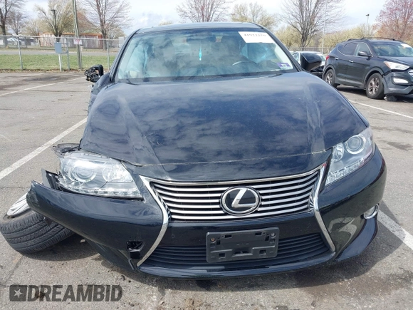 2013 Lexus ES 4dr Sdn with VIN JTHBK1GG8D2077512, listed as a IAAI auction lot 41922259 with 30,899 mi miles. Bid and sale history available at carsss.com. Image 12.