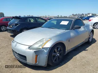 2005 Nissan 350Z Touring with VIN JN1AZ36A85M752320, listed as a IAAI auction lot 42001942 with 174,564 mi miles. Bid and sale history available at carsss.com. Image 6.