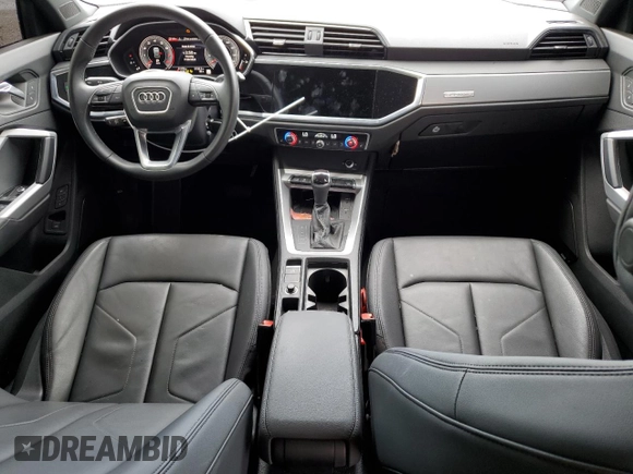 2022 Audi Q3 Premium Plus z VIN WA1BUCF37N1136931, wystawiony jako Copart lot #65228584 z przebiegiem 21 178 mil mil oraz Szkoda całkowita • Salvage title. Historia ofert i sprzedaży dostępna na DreamBid. Obrazek 8.