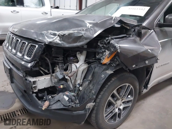 2018 Jeep Compass Altitude z VIN 3C4NJDBB9JT175313, wystawiony jako IAAI lot #41661102 z przebiegiem 101 996 mil mil oraz . Historia ofert i sprzedaży dostępna na DreamBid. Obrazek 6.