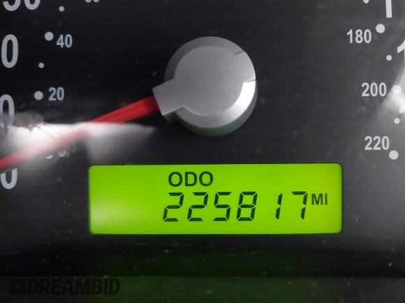 2007 Kia Sedona with VIN KNDMB133076135896, listed as a IAAI auction lot 41913992 with 225,817 mi miles and . Bid and sale history available at carsss.com. Image 16.