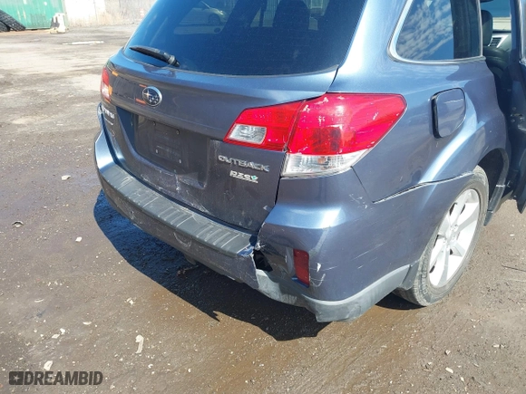 2013 Subaru Outback 2.5i Limited with VIN 4S4BRBPC7D3265959, listed as a IAAI auction lot 41812125 with 116,677 mi miles. Bid and sale history available at carsss.com. Image 6.