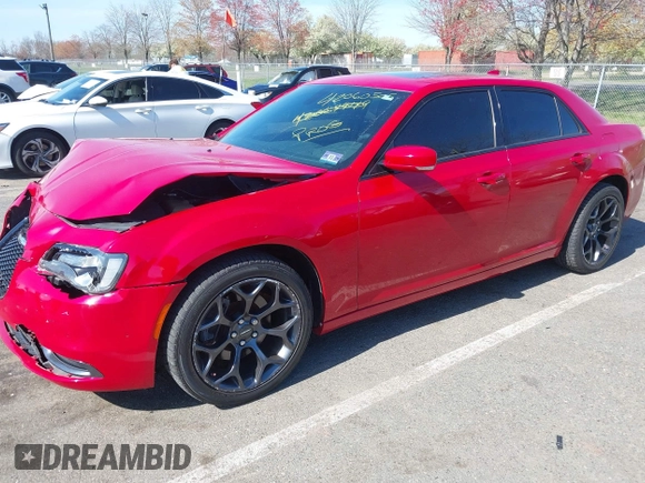 2016 Chrysler 300 S z VIN 2C3CCAGGXGH117091, wystawiony jako IAAI lot #42060505 z przebiegiem 81 938 mil mil oraz . Historia ofert i sprzedaży dostępna na DreamBid. Obrazek 2.