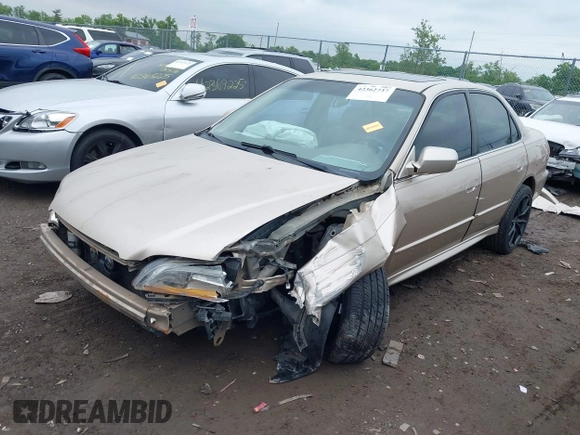 2001 Honda Accord EX с VIN 1HGCG16501A083282, выставлен на аукционе IAAI как лот 42362737 с пробегом Не указан миль и . История ставок и продаж доступна на DreamBid. Изображение 2.