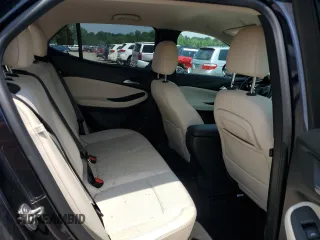 2020 Buick Encore GX Preferred z VIN KL4MMCSL1LB072780, wystawiony jako Copart lot #64577805 z przebiegiem 44 181 mil mil oraz Szkoda całkowita • Salvage title. Historia ofert i sprzedaży dostępna na DreamBid. Obrazek 11.