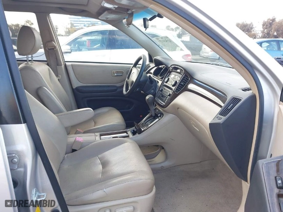 2002 Toyota Highlander with VIN JTEHF21A120081254, listed as a IAAI auction lot 41549077 with 162,115 mi miles. Bid and sale history available at carsss.com. Image 5.