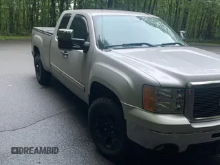 2011 GMC Sierra 1500 SLE z VIN 1GTR2VE38BZ388384, wystawiony jako Copart lot #60360805 z przebiegiem 36 286 mil mil oraz Czysty tytuł • Clean title. Historia ofert i sprzedaży dostępna na DreamBid. Obrazek 1.