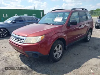 2011 Subaru Forester X z VIN JF2SHABC3BH739030, wystawiony jako IAAI lot #42214198 z przebiegiem 143 564 mil mil oraz . Historia ofert i sprzedaży dostępna na DreamBid. Obrazek 2.