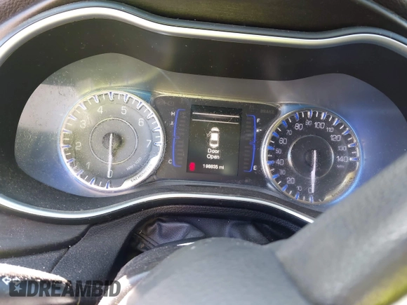 2015 Chrysler 200 Limited with VIN 1C3CCCABXFN653344, listed as a IAAI auction lot 41806428 with 198,835 mi miles. Bid and sale history available at carsss.com. Image 7.