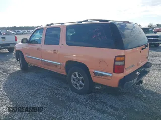 2000 GMC Yukon XL SLT with VIN 3GKFK16T9YG166699, listed as a IAAI auction lot 41070324 with 271,068 mi miles. Bid and sale history available at carsss.com. Image 3.