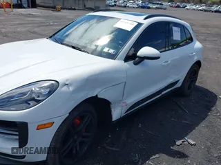 2021 Porsche Macan z VIN WP1AA2A59MLB10281, wystawiony jako IAAI lot #42219768 z przebiegiem 62 975 mil mil oraz . Historia ofert i sprzedaży dostępna na DreamBid. Obrazek 6.