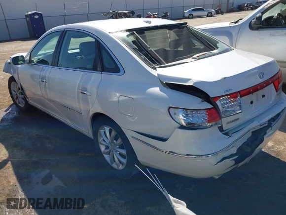 2007 Hyundai Azera SE z VIN KMHFC46F57A210341, wystawiony jako IAAI lot #41729427 z przebiegiem 113 301 mil mil oraz . Historia ofert i sprzedaży dostępna na DreamBid. Obrazek 3.
