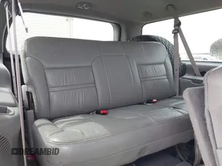 2000 Ford Excursion Limited z VIN 1FMNU42S6YEE16063, wystawiony jako IAAI lot #42667484 z przebiegiem 176 296 mil mil oraz . Historia ofert i sprzedaży dostępna na DreamBid. Obrazek 12.