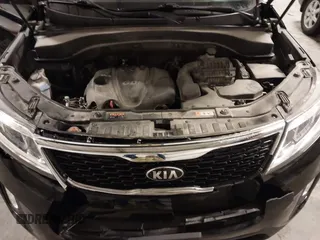 2015 Kia Sorento LX with VIN 5XYKTCA66FG573928, listed as a IAAI auction lot 42017586 with 174,939 mi miles. Bid and sale history available at carsss.com. Image 10.