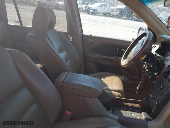 2007 Honda Pilot EX-L with VIN 5FNYF18747B008204, listed as a IAAI auction lot 41668603 with 223,213 mi miles. Bid and sale history available at carsss.com. Image 5.