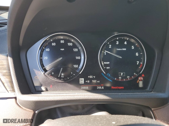 2020 BMW X1 xDrive28i with VIN WBXJG9C08L5R39360, listed as a Copart auction lot 48463685 with 28,855 mi miles and Salvage Title. Bid and sale history available at carsss.com. Image 9.