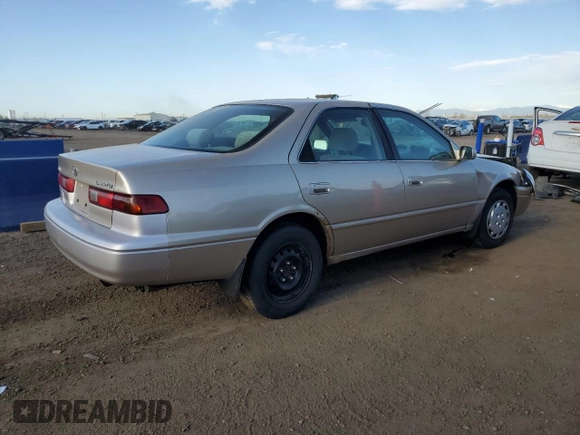 1999 Toyota Camry LE с VIN 4T1BG22K7XU516756, выставлен на аукционе Copart как лот 54065105 с пробегом 176 051 миль миль и Списание • Salvage title. История ставок и продаж доступна на DreamBid. Изображение 3.