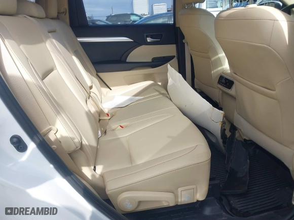 2019 Toyota Highlander SE with VIN 5TDJZRFH4KS597505, listed as a IAAI auction lot 41504122 with 59,347 mi miles. Bid and sale history available at carsss.com. Image 8.