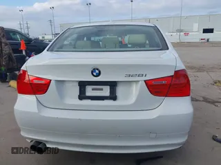 2011 BMW 3 Series 328i xDrive with VIN WBAPK7C50BA970837, listed as a IAAI auction lot 41224747 with 152,125 mi miles. Bid and sale history available at carsss.com. Image 17.
