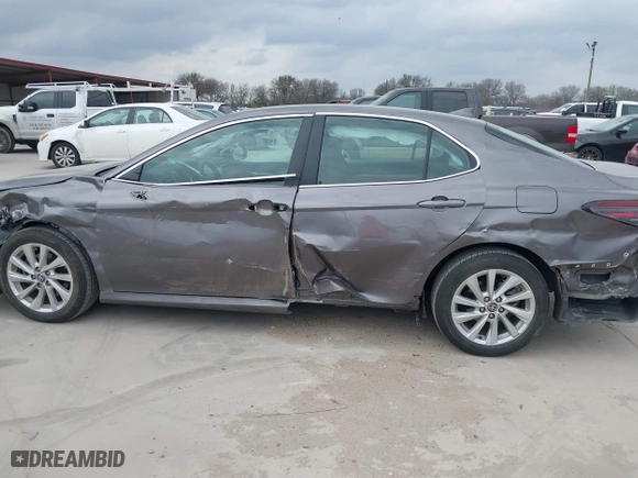 2024 Toyota Camry LE with VIN 4T1C11AK6RU850099, listed as a IAAI auction lot 41712649 with 39,825 mi miles. Bid and sale history available at carsss.com. Image 15.