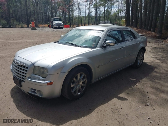 2007 Chrysler 300 C with VIN 2C3KA63H17H896796, listed as a IAAI auction lot 41929716 with 166,803 mi miles. Bid and sale history available at carsss.com. Image 17.