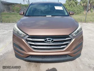2016 Hyundai Tucson SE with VIN KM8J23A4XGU180300, listed as a IAAI auction lot 42123067 with 123,804 mi miles. Bid and sale history available at carsss.com. Image 6.