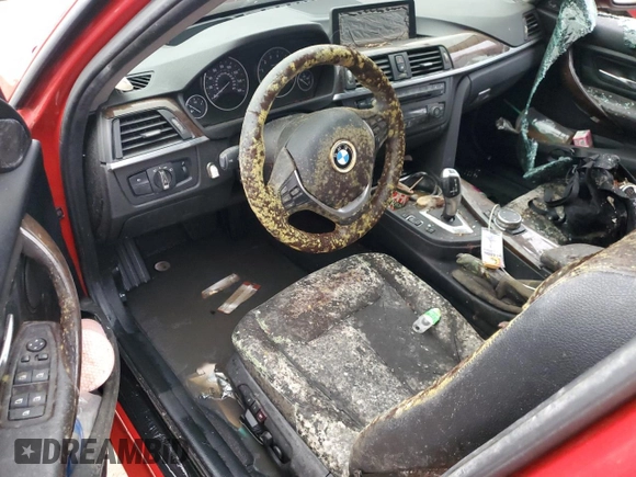 2015 BMW 3 Series 328i с VIN WBA3A5G51FNS84644, выставлен на аукционе Copart как лот 59848505 с пробегом Не указан миль и На запчасти • Non repairable. История ставок и продаж доступна на DreamBid. Изображение 8.