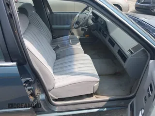 1994 Oldsmobile Cutlass Ciera S z VIN 1G3AG55M3R6441530, wystawiony jako IAAI lot #42404529 z przebiegiem 78 518 mil mil oraz . Historia ofert i sprzedaży dostępna na DreamBid. Obrazek 5.