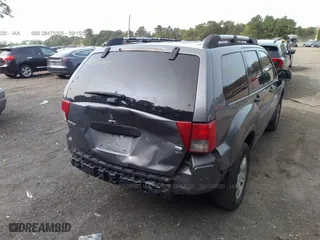 2005 Mitsubishi Endeavor LS with VIN 4A4MN21S55E004529, listed as a IAAI auction lot 28475305 with 121,379 mi miles. Bid and sale history available at carsss.com. Image 6.