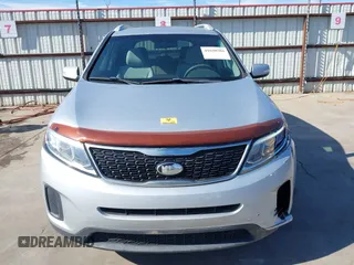 2015 Kia Sorento LX with VIN 5XYKT4A77FG548874, listed as a IAAI auction lot 41650301 with 111,113 mi miles. Bid and sale history available at carsss.com. Image 12.