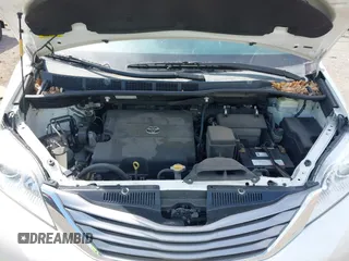 2015 Toyota Sienna XLE with VIN 5TDYK3DC8FS654902, listed as a IAAI auction lot 41953705 with 169,036 mi miles. Bid and sale history available at carsss.com. Image 10.