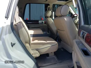 2006 Lincoln Navigator Luxury with VIN 5LMFU28556LJ15137, listed as a IAAI auction lot 41574182 with 1 mi miles. Bid and sale history available at carsss.com. Image 8.