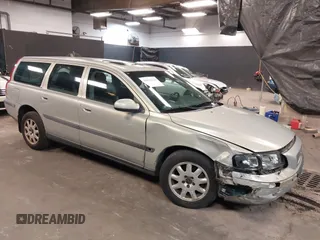 2001 Volvo V70 с VIN YV1SW61R611109527, выставлен на аукционе IAAI как лот 40925226 с пробегом 126 004 миль миль и . История ставок и продаж доступна на DreamBid. Изображение 1.