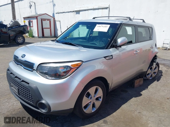 2015 Kia Soul with VIN KNDJN2A20F7795780, listed as a IAAI auction lot 39879289 with 120,531 mi miles. Bid and sale history available at carsss.com. Image 17.