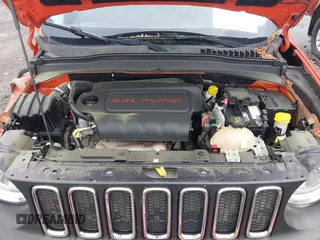 2017 Jeep Renegade Latitude z VIN ZACCJABB8HPG49324, wystawiony jako IAAI lot #42005994 z przebiegiem 96 803 mil mil oraz . Historia ofert i sprzedaży dostępna na DreamBid. Obrazek 10.