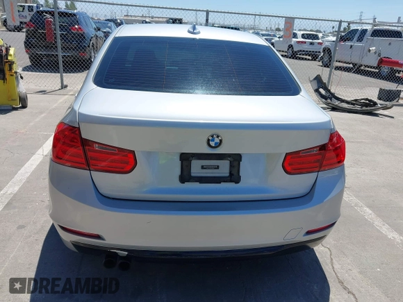 2013 BMW 3 Series 328i z VIN WBA3C1C58DF438492, wystawiony jako IAAI lot #42227575 z przebiegiem 110 497 mil mil oraz . Historia ofert i sprzedaży dostępna na DreamBid. Obrazek 16.