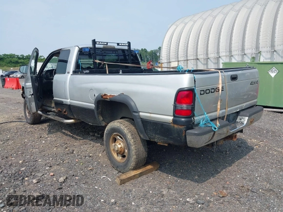 2001 Dodge 2500 z VIN 1B7KF23661J611536, wystawiony jako IAAI lot #42511635 z przebiegiem 304 447 mil mil oraz . Historia ofert i sprzedaży dostępna na DreamBid. Obrazek 3.