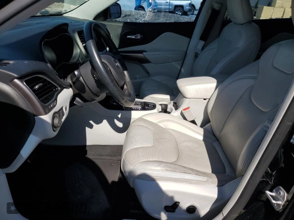 2019 Jeep Cherokee Limited with VIN 1C4PJLDB2KD340920, listed as a Copart auction lot 53554965 with 70,384 mi miles and Non Repairable. Bid and sale history available at DreamBid. Image 7.